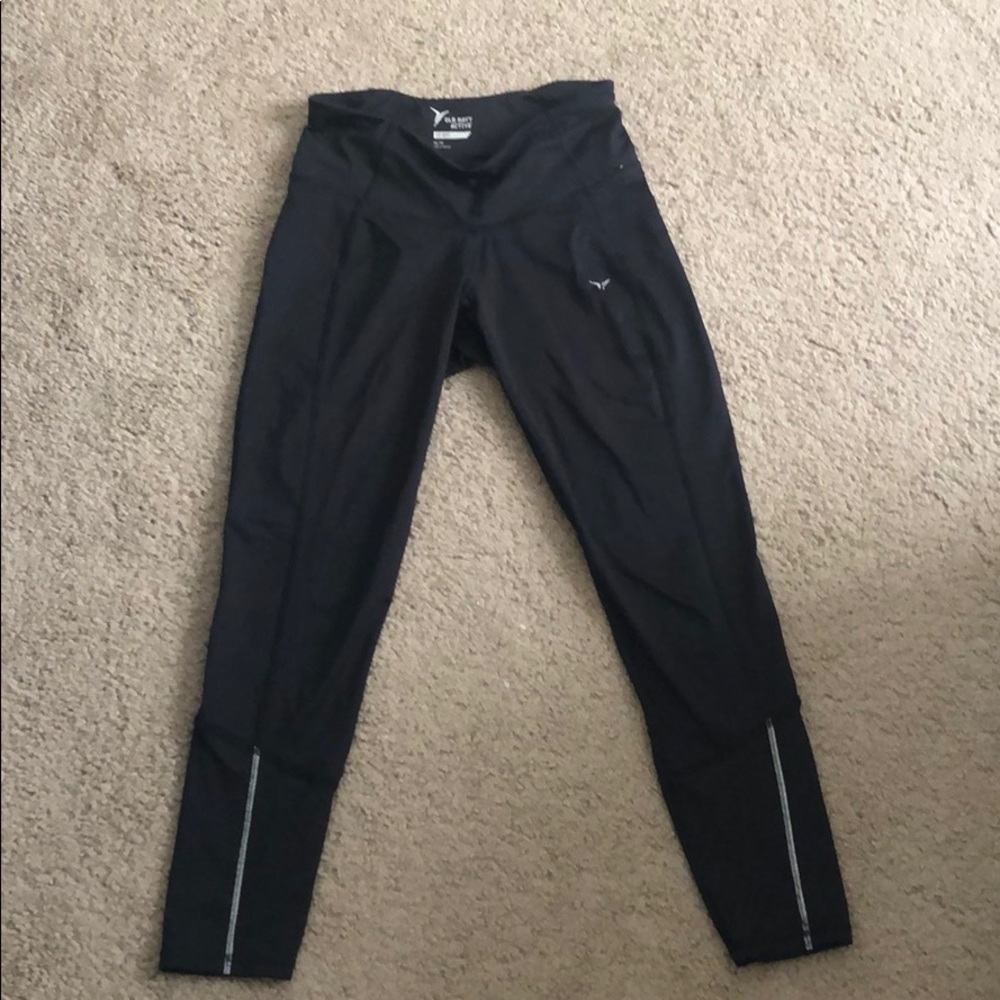 black cropped leggings